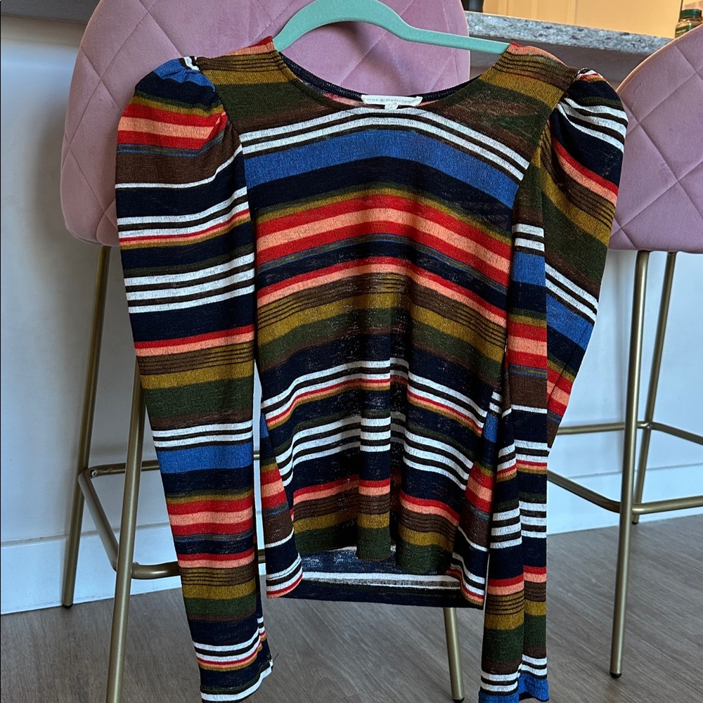 Top size small